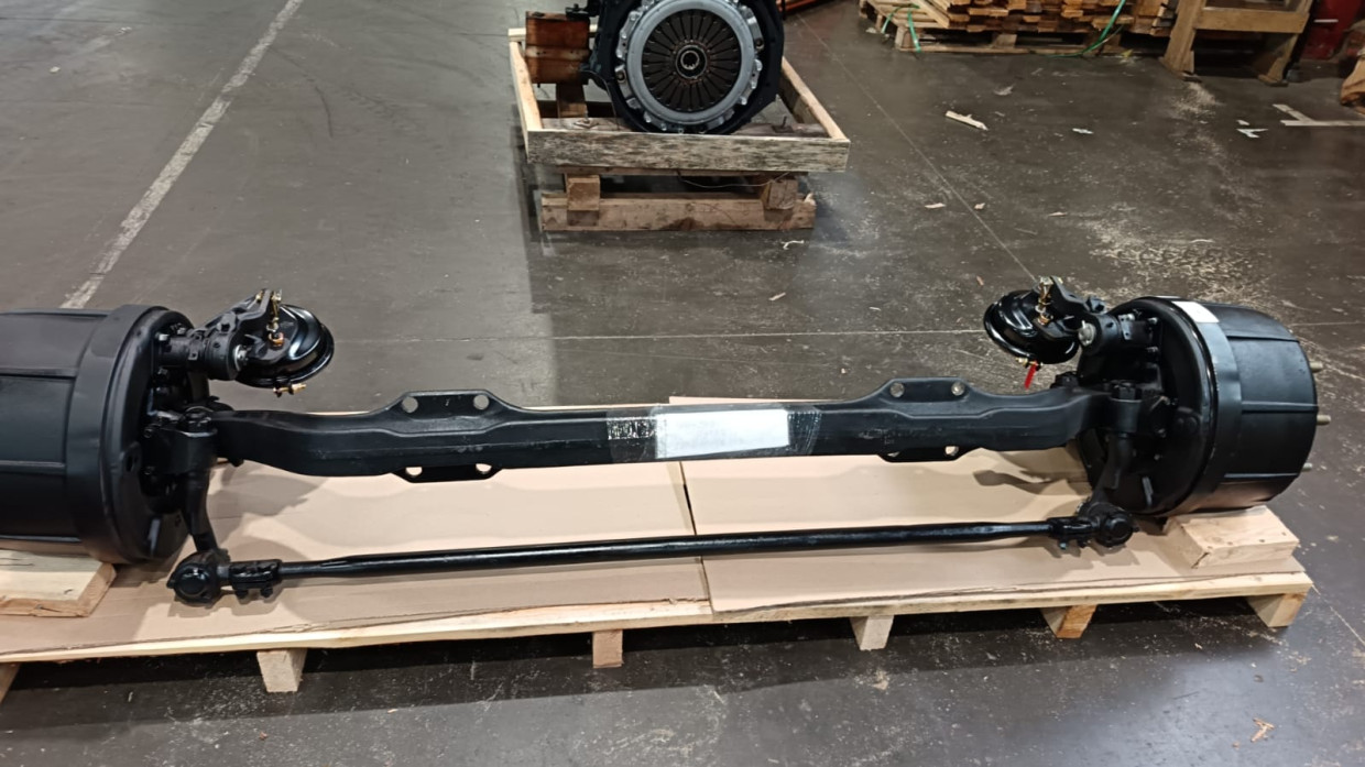 Ось в сборе с тормозами