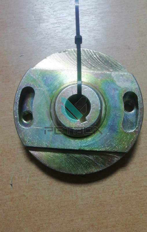 740.50-1111064 Фланец с 740.50-1111074 полумуфтой