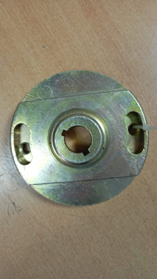 740.50-1111064 Фланец с 740.50-1111074 полумуфтой