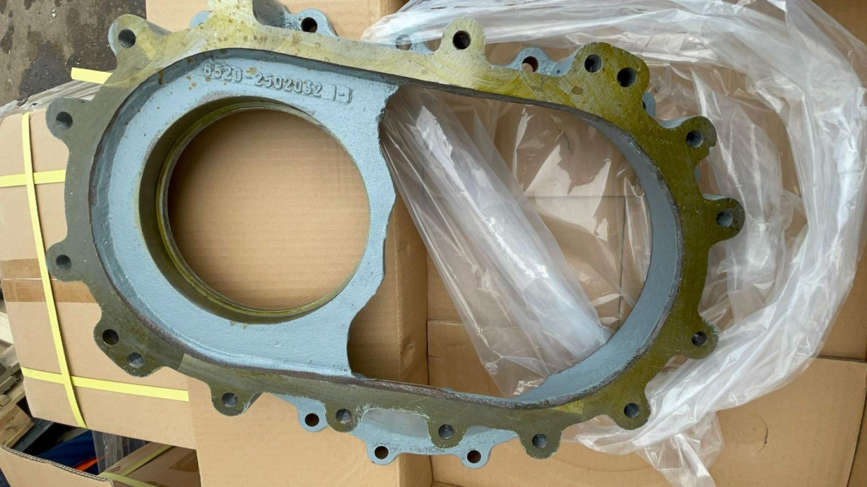 Корпус крышки подшипника среднего редуктора аналог