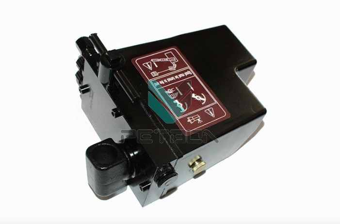 Насос подъема кабины 5490/ 6580 DHP2-123201