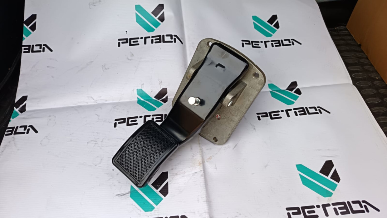 Кран с педалью Беларусь 65115-3514108
