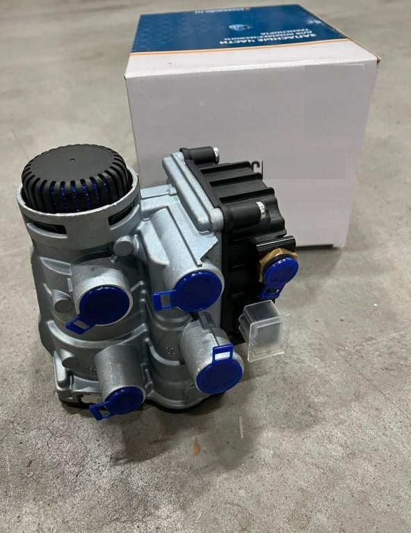 Кран управления тормозами прицепа 5490