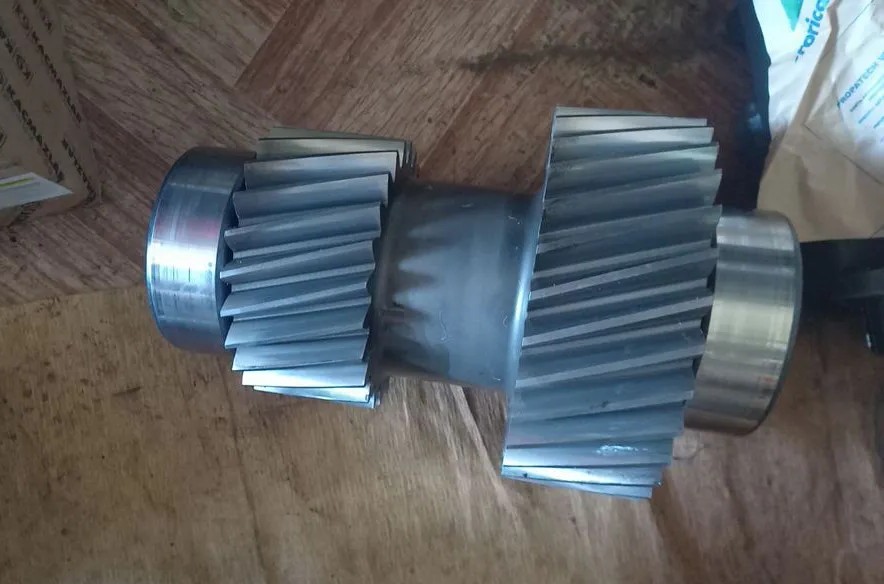 Вал промежуточный раздаточной коробки 6522 ВИ