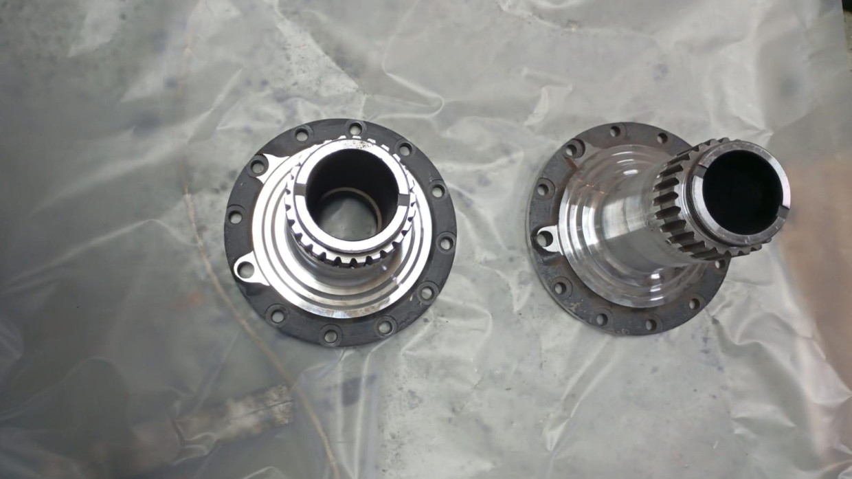 Цапфа переднего моста левая 6522, 65225